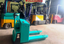 Cẩm Nang Toàn Diện Về Sửa Xe Nâng Điện: Bảng Giá, Quy Trình Và Bí Quyết Bảo Trì Từ Vinaboss