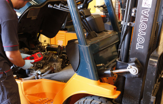 Sửa xe nâng Hóc Môn Gọi Ngay 0911.755.722