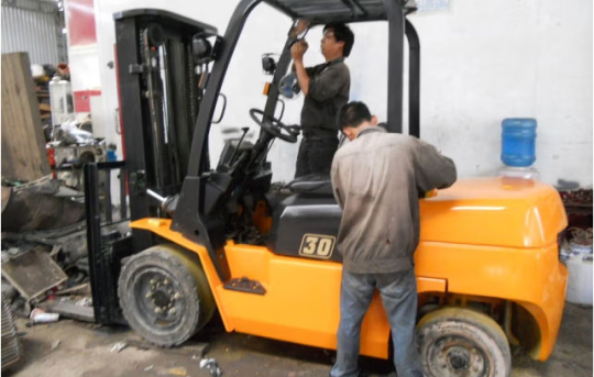 Sửa Chữa Hệ Thống Hỗ Trợ Lái Xe Nâng Uy Tín Tại Xe Nâng Vinaboss