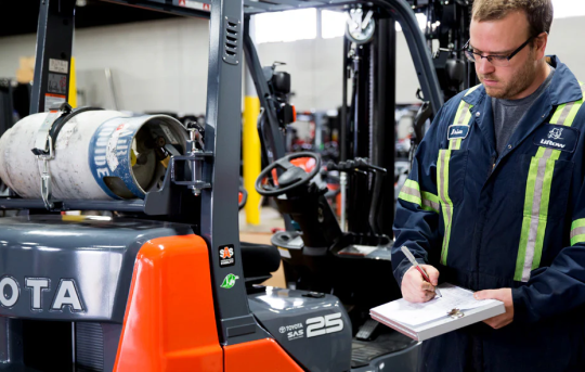 Đơn vị sửa xe nâng quận 1 và bảng giá mới nhất