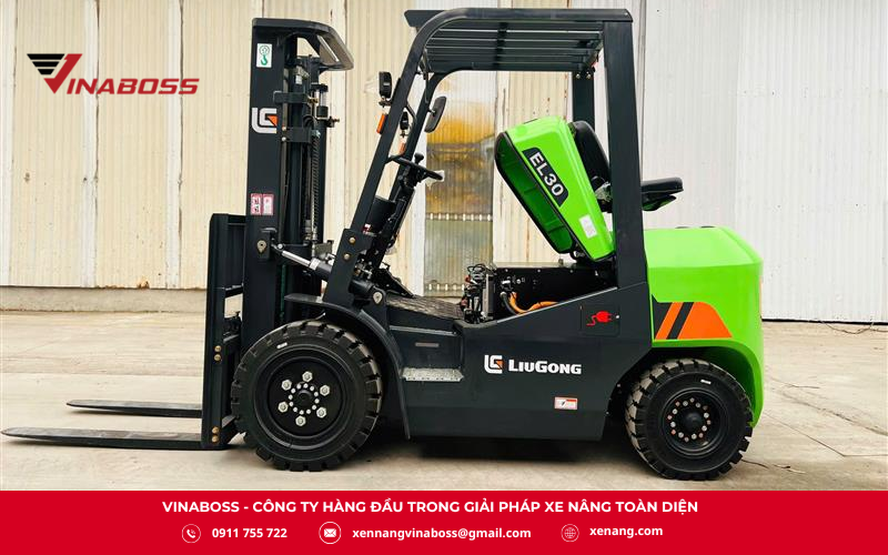 LiuGong EL30 Lithium là xe nâng điện ngồi lái 3 tấn sử dụng pin Lithium hiện đại.