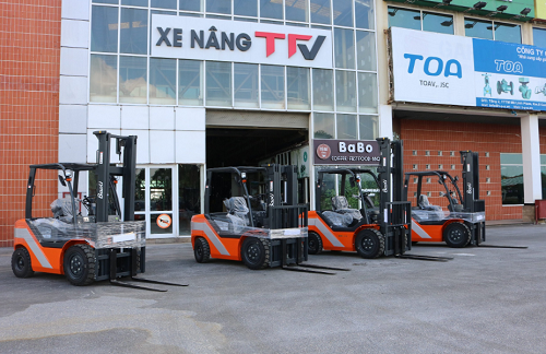 Công ty TNHH TFV Industries cung cấp xe nâng hàng, phụ tùng chính hãng, pin Lithium (Interlift) và các dịch vụ hậu mãi chất lượng cao. 