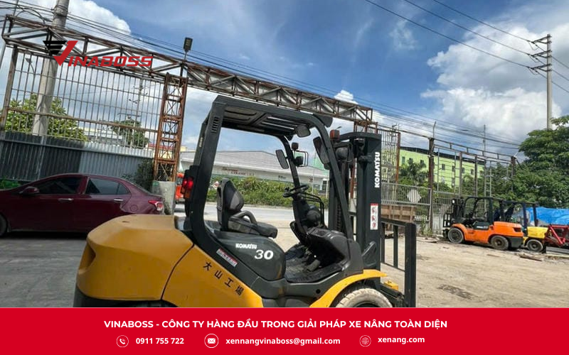 Xe Nâng Dầu 3 Tấn Komatsu FD30C-17, sản xuất năm 2012