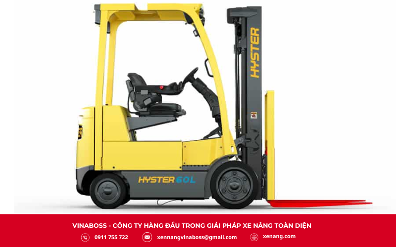 Mô tả về loại xe nâng này, từ cabin ngồi lái, năng động và sử dụng pin lithium-ion hiện đại.