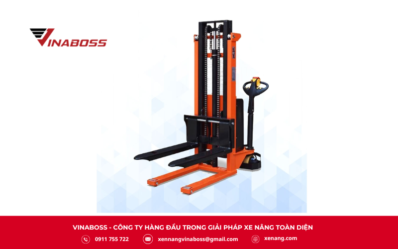 Xe nâng bán tự động tên tiếng Anh là Semi-Electric Forklift