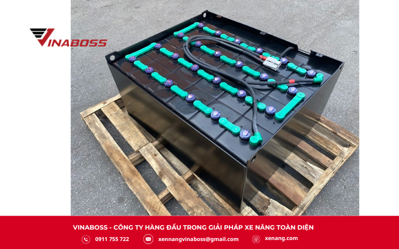 Ắc quy xe nâng là bộ phận cốt lõi cung cấp toàn bộ năng lượng điện cho xe nâng điện