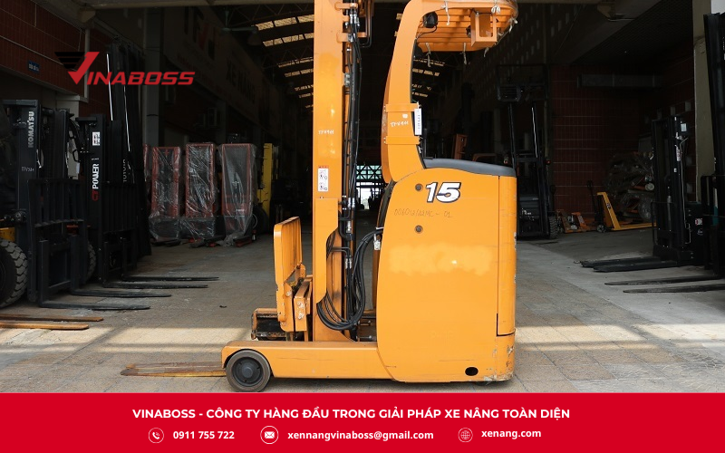 Xe nâng điện ngày càng được nhiều doanh nghiệp lựa chọn nhờ ưu điểm vận hành êm ái