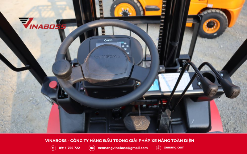 Được ví như “bộ não” của xe, hệ thống điều khiển và cảm biến giữ vai trò quyết định trong mọi thao tác.