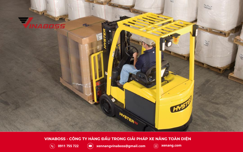 Động cơ điện và bộ truyền động đảm bảo sức mạnh di chuyển và nâng hạ