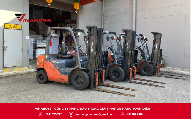 Tân Á sửa xe nâng uy tín, hỗ trợ tận nơi nhanh, kỹ thuật tốt, giá hợp lý
