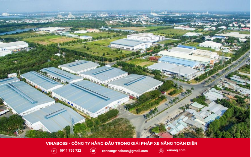 Dịch vụ thuê xe nâng Vinaboss phục vụ các khu công nghiệp tại Quận 12