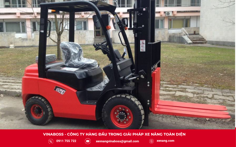 Giá thuê xe nâng dầu thay đổi theo tải trọng và nhu cầu sử dụng