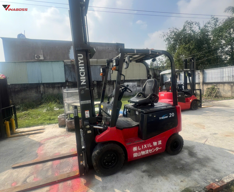 Xe Nâng Điện Ngồi Lái NICHIYU FB20PN-77-500SF là dòng xe nâng điện ngồi lái nhập khẩu từ Nhật Bản, được thiết kế chuyên dụng cho kho bãi và nhà xưởng