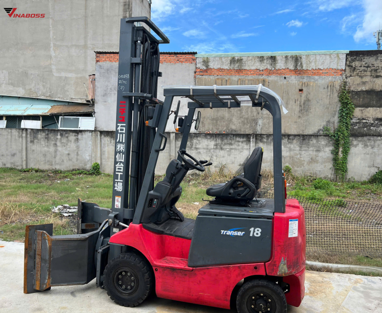 Xe Nâng Điện Kẹp Tròn Ngồi Lái NICHIYU FB18PN là dòng xe nâng điện chuyên dụng của Nichiyu (Nhật Bản), được thiết kế để nâng hạ các loại hàng hóa hình trụ như phuy, cuộn giấy, cuộn cáp với tải trọng tối đa 1.8 tấn.