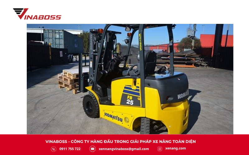 Xe nâng điện Reach Truck là lựa chọn cần thiết trong những điều kiện làm việc đòi hỏi cao về không gian và hiệu suất