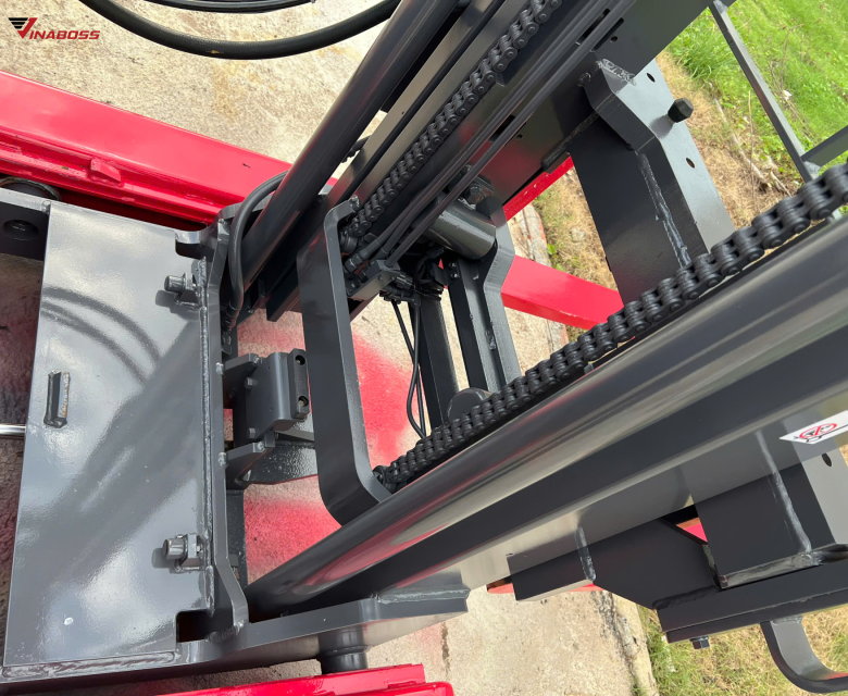 Xe sử dụng động cơ điện thân thiện môi trường, vận hành êm ái, không khí thải, phù hợp cho kho kín và khu vực yêu cầu sạch