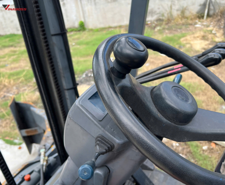 Xe nâng điện đứng lái là lựa chọn phù hợp cho doanh nghiệp cần thiết bị nhỏ gọn, linh hoạt, hoạt động hiệu quả trong không gian kho hẹp. 