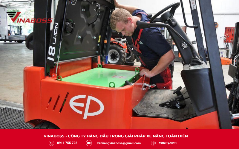 Kiểm tra bình điện Lithium và hệ thống BMS trên xe nâng BYD