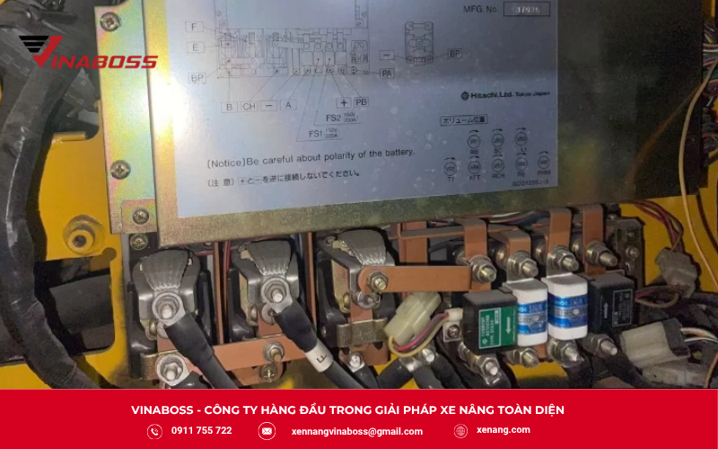 Lỗi bình ắc quy khiến xe nâng chạy yếu, nhanh hết pin