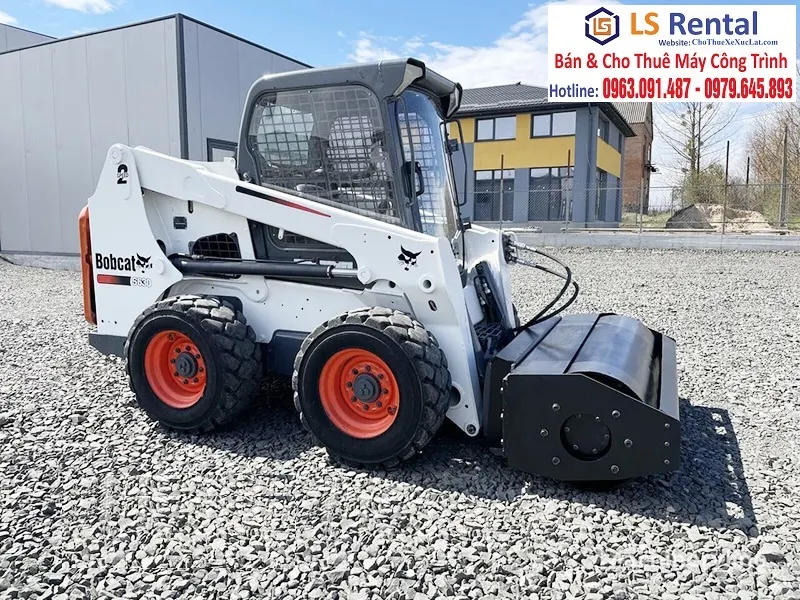 Long Sen Rental cung cấp đa dạng xe nâng và máy công trình.