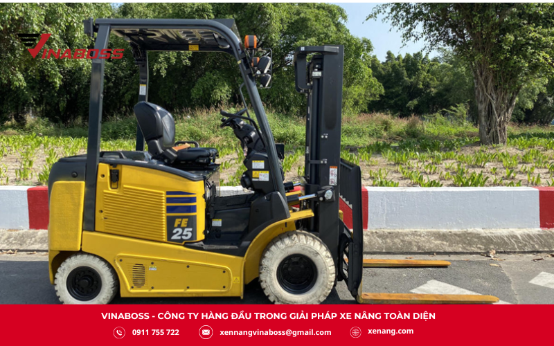 Một trong những lý do chính khiến xe nâng cũ ngày càng phổ biến là giá thành rẻ hơn đáng kể so với xe nâng mới