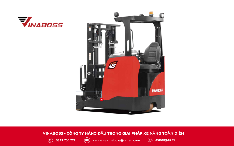 Xe ngồi lái được thiết kế cho chiều cao lớn 8–12,5 m, tải trọng 1,6–2,5 tấn