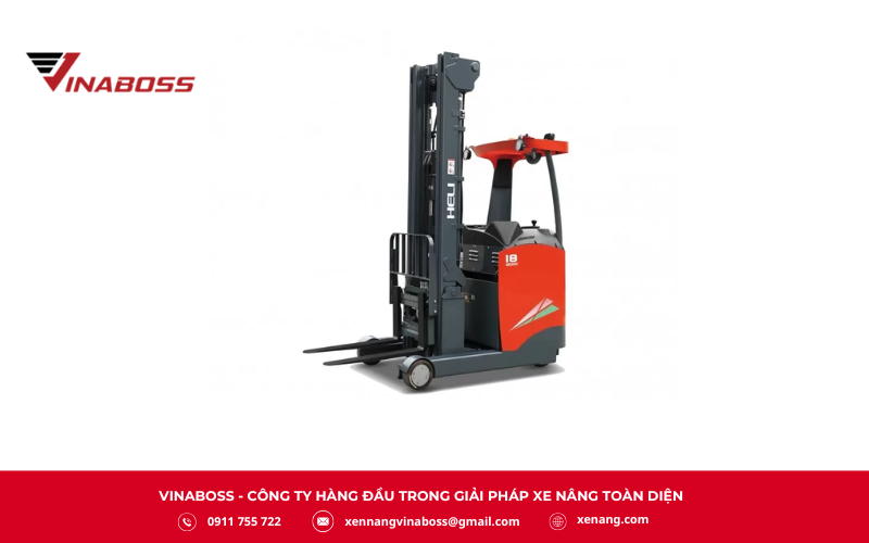 Xe nâng Reach Truck là dòng xe chuyên cho kho hẹp và kệ cao, sử dụng cơ cấu reach kéo – đẩy giúp tiếp cận pallet sâu mà không cần xoay thân xe
