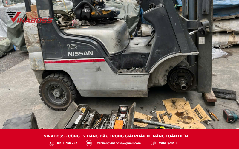 Xe nâng Still chạy yếu, nâng chậm cần kiểm tra nguồn điện và mô-tơ.