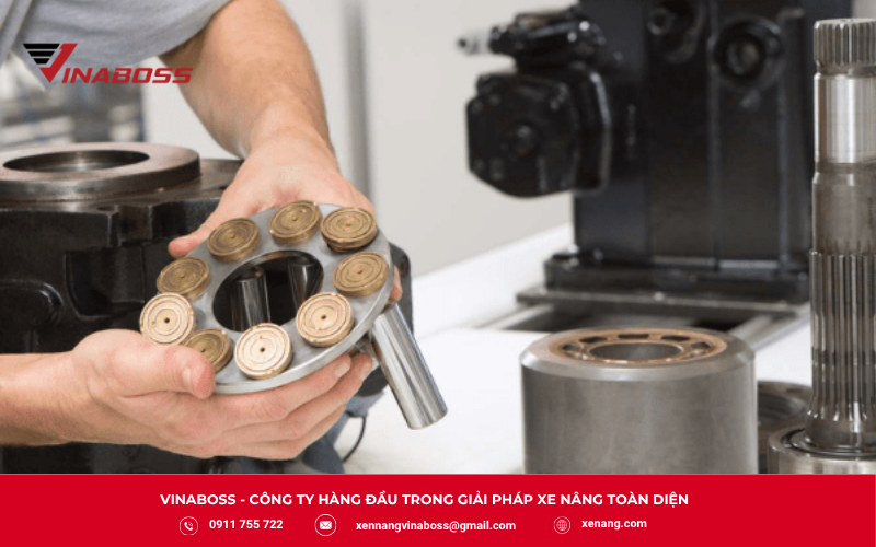 Xe nâng Still nâng yếu, rung giật cần kiểm tra hệ thống thủy lực.