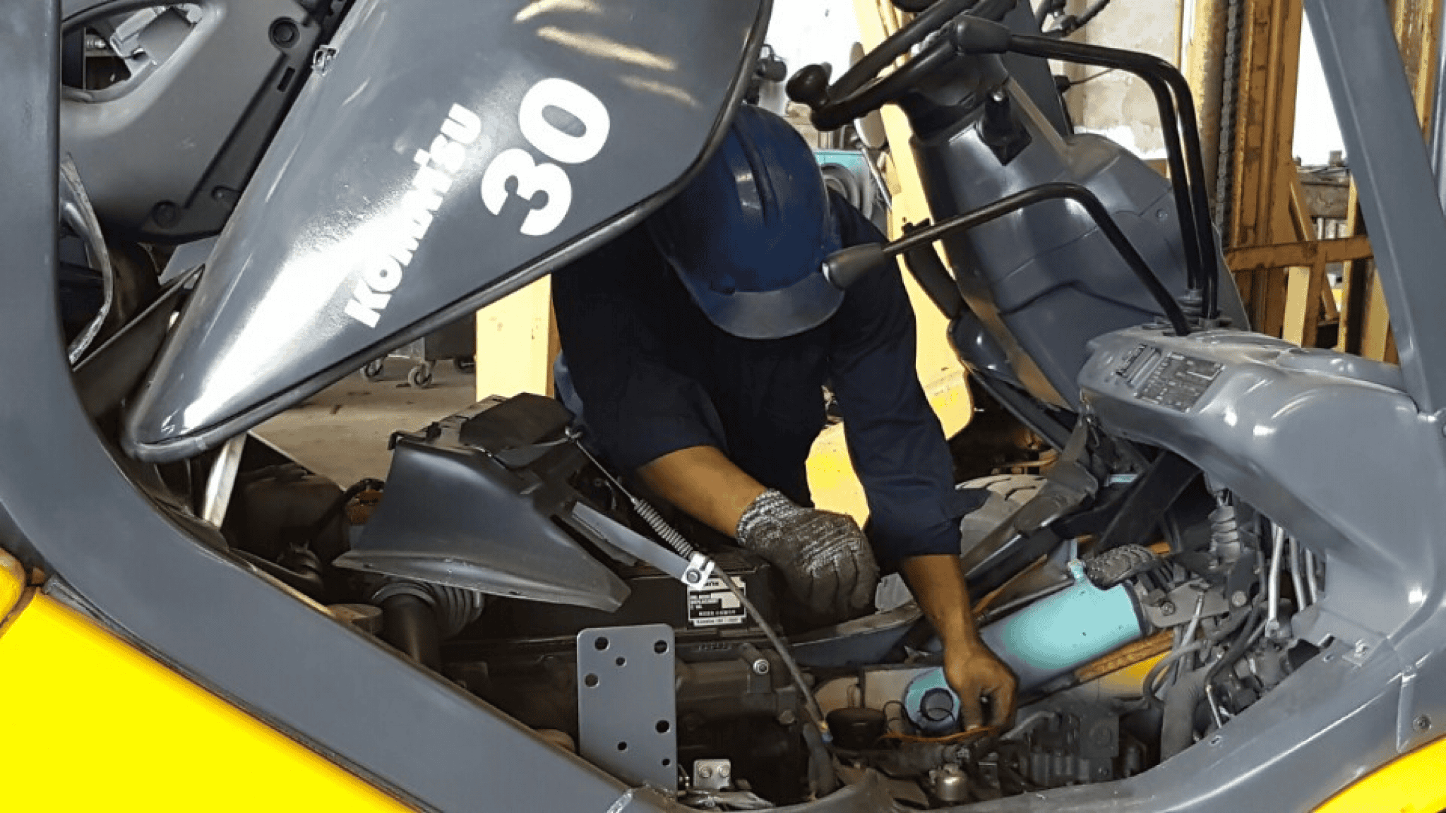 Sửa chữa hệ thống bánh xe nâng