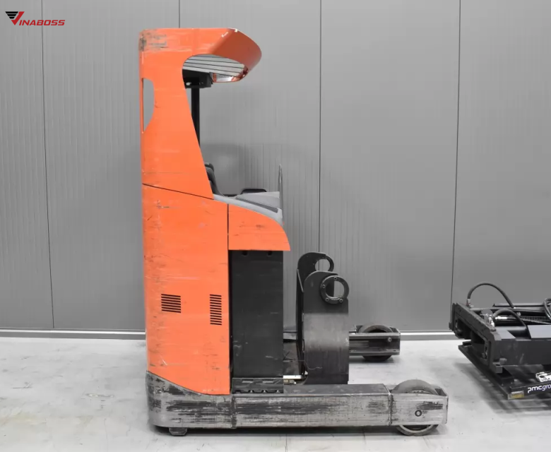 Xe nâng điện Reach Truck 1.6 tấn Toyota RRE160HR