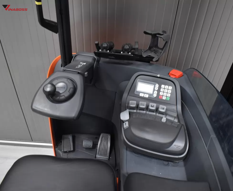 Xe Nâng Điện Reach Truck 1.6 Tấn Toyota RRE 160 HE