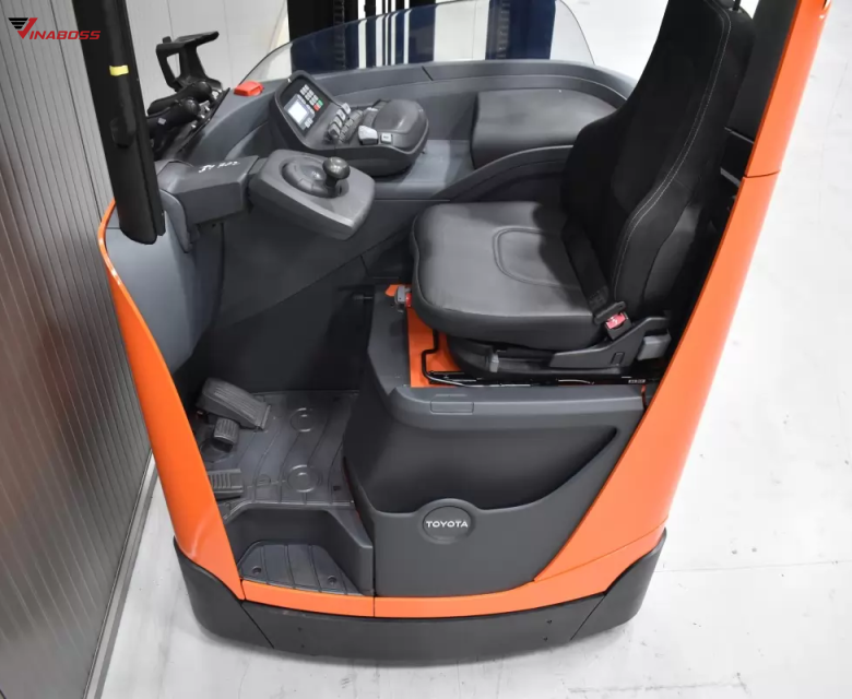 Xe Nâng Điện Reach Truck 1.6 Tấn Toyota RRE 160 HE