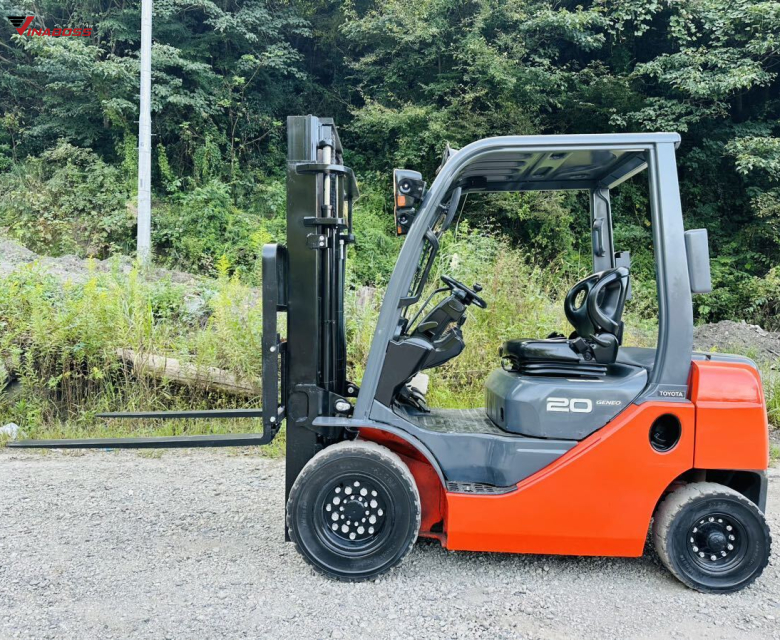 Xe nâng động TOYOTA Model: 8FGL20