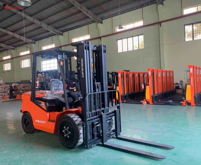 XE NÂNG DẦU DIESEL NGỒI LÁI NOBLELIFT CPCD30-N1S1