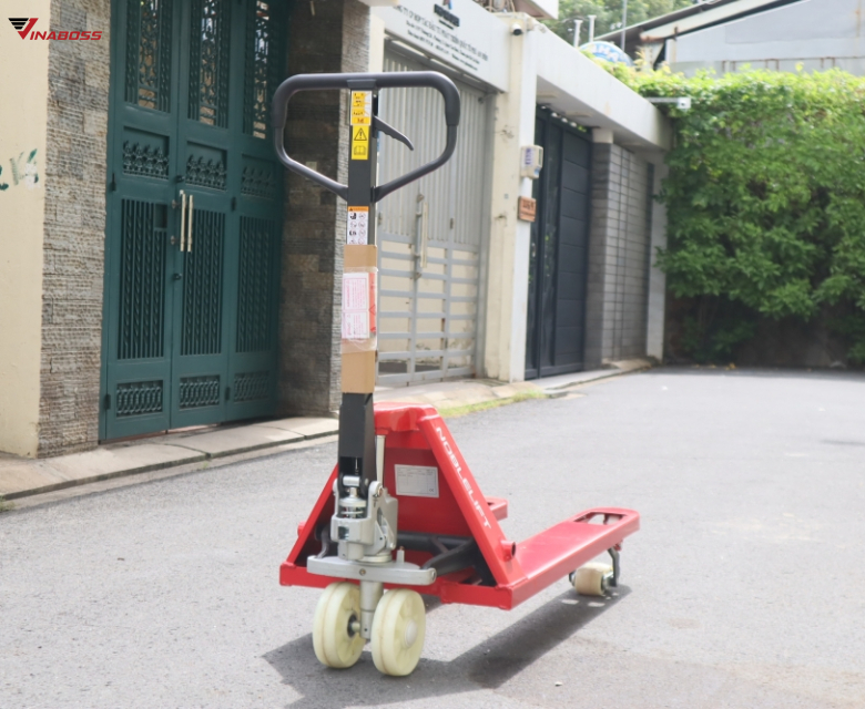 Xe nâng tay thấp càng hẹp Noblelift AC30.1 (3 tấn)