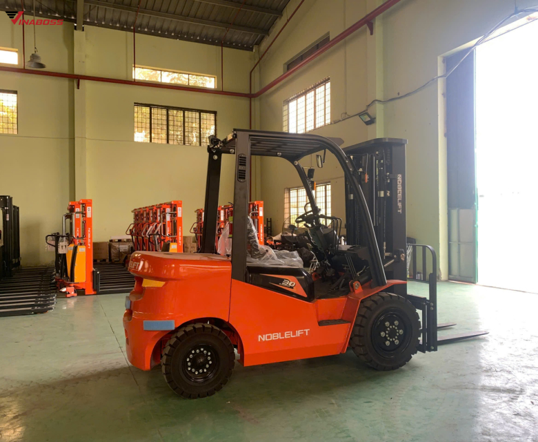 XE NÂNG DẦU DIESEL NGỒI LÁI NOBLELIFT CPCD30-N1S1