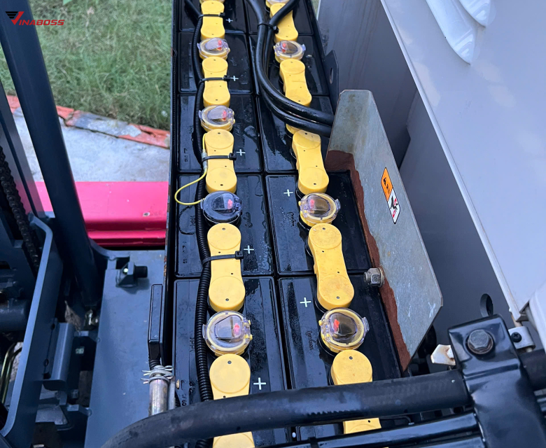 Xe nâng điện đứng lái 900kg NICHIYU FBRM9-75-300PBL 