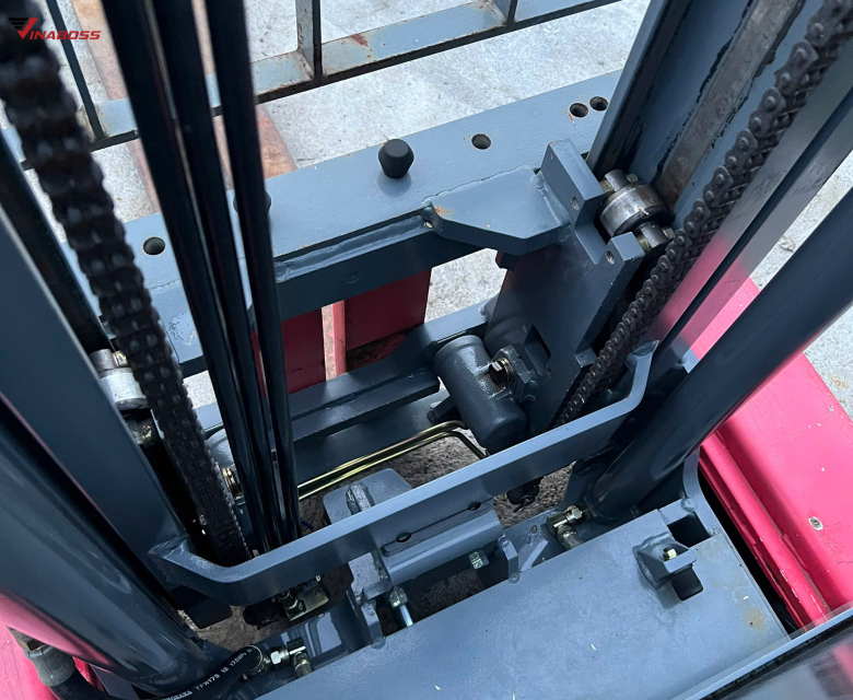 Xe nâng điện đứng lái 900kg NICHIYU FBRM9-75-300PBL 