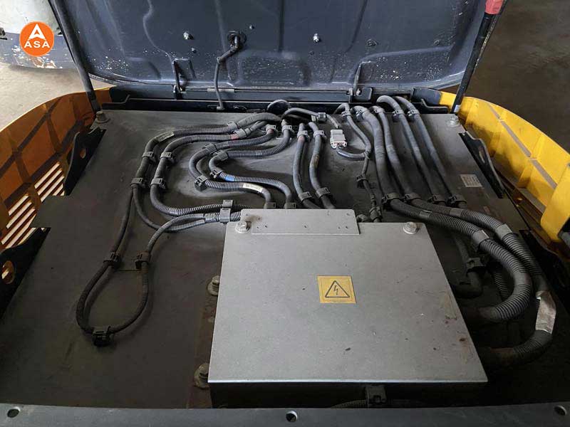 Bình điện xe nâng Komatsu 2.5 tấn được trang bị công nghệ IPX4 chống nước